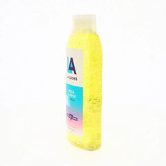 L.A. Looks Mega Shaper gel in action shaping defined hair