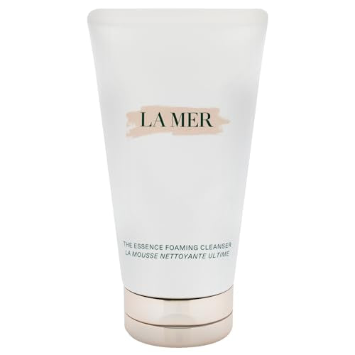 La Mer The Essence Foaming Cleanser cap close-up highlights premium packaging and gentle cleansing.