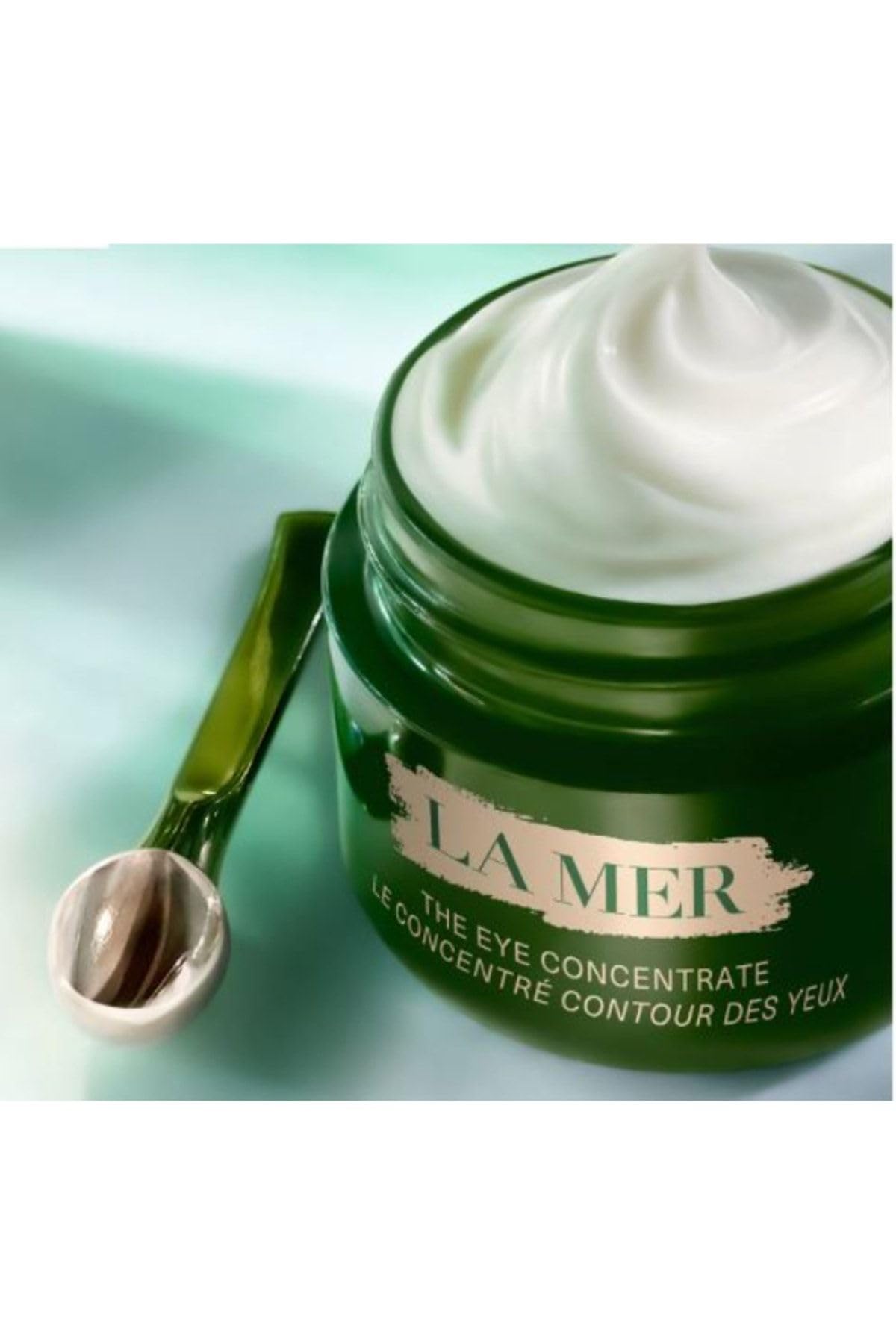 La Mer Eyes The Eye Concentrate fridge-refresh image suggests cooling relief for the eye area.