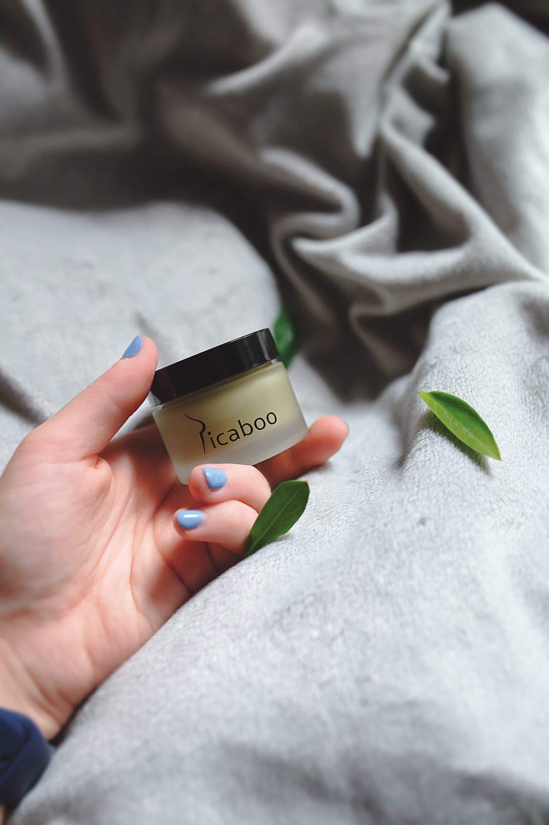 La Parea Wellness Candelilla Wax forms a gentle protective barrier on skin.
