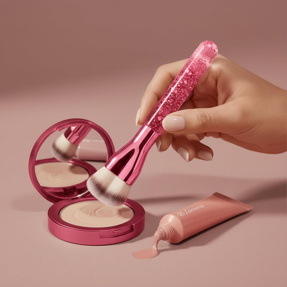 Lamora dense-synthetic-bristles ensure smooth blending across cream and powder products.