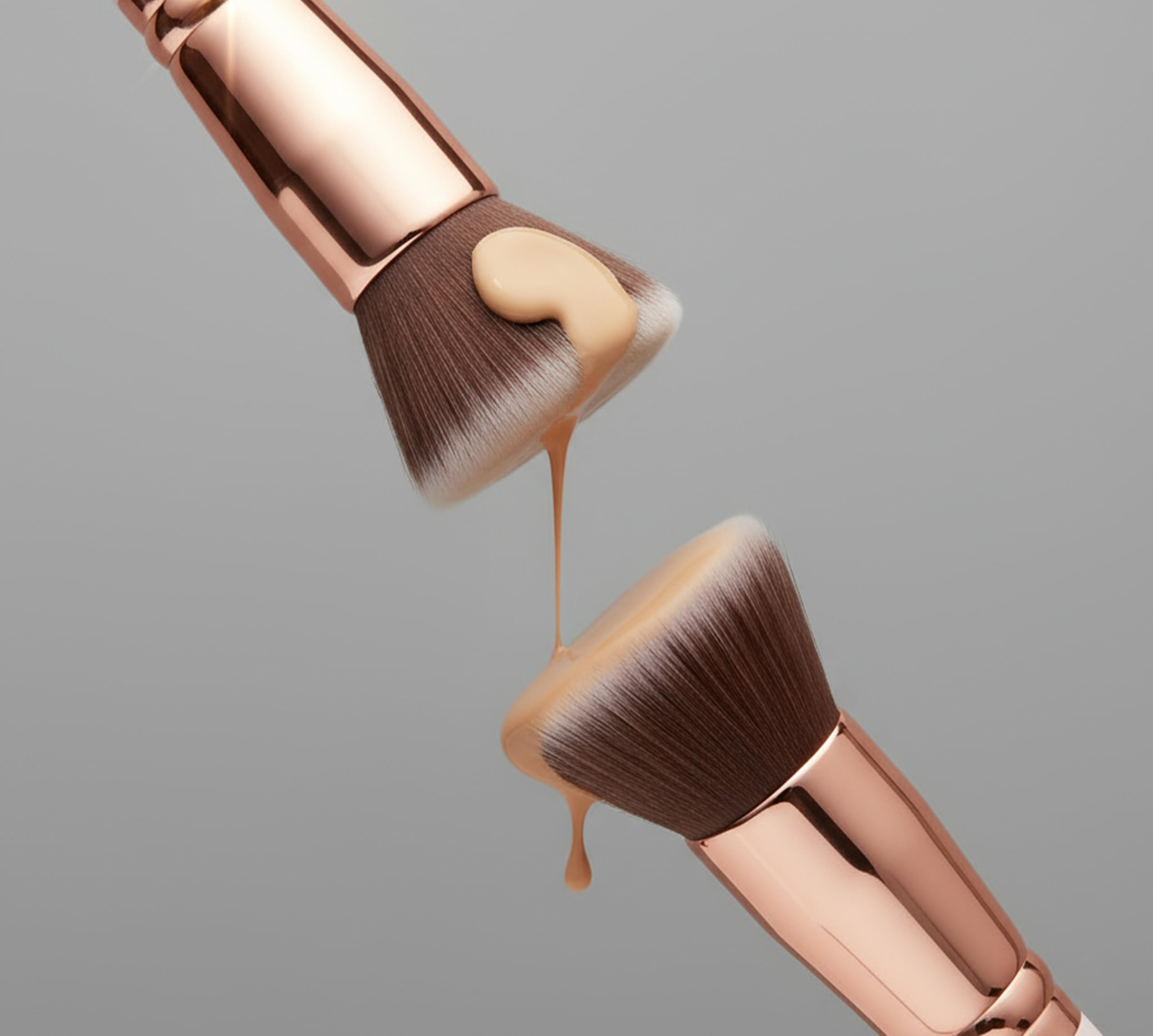 Lamora ergonomic handle design allows comfortable long use and control.