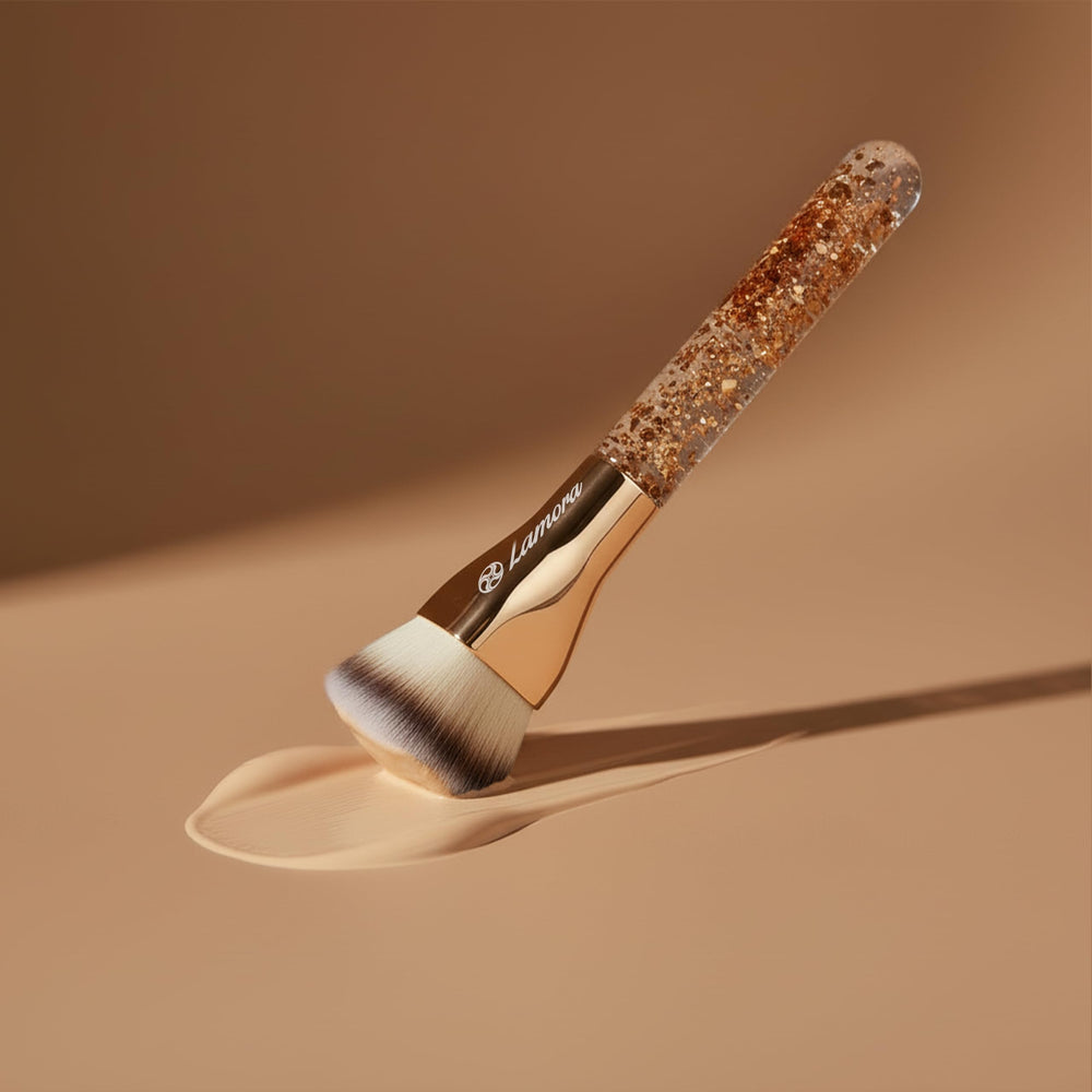 Lamora travel-friendly-makeup-brush compact design for on-the-go touch-ups and quick refreshes.