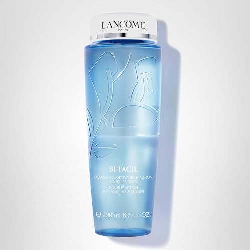 Lancôme Bi-Facil makeup-remover on eyelashes illustrates effective waterproof makeup removal.