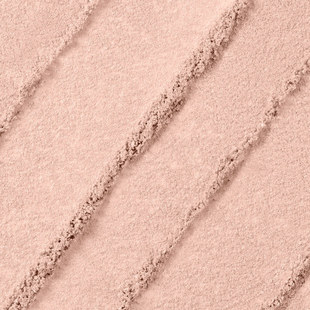 Lancôme Vue shimmer eyeshadow offers crease-resistant shimmer for all-day wear and glow.