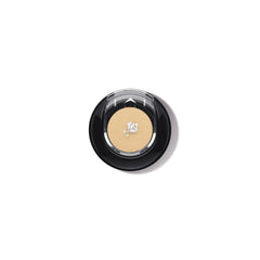 Lancôme Color Design Latte Matte compact shows crease-resistant pigment for long wear.