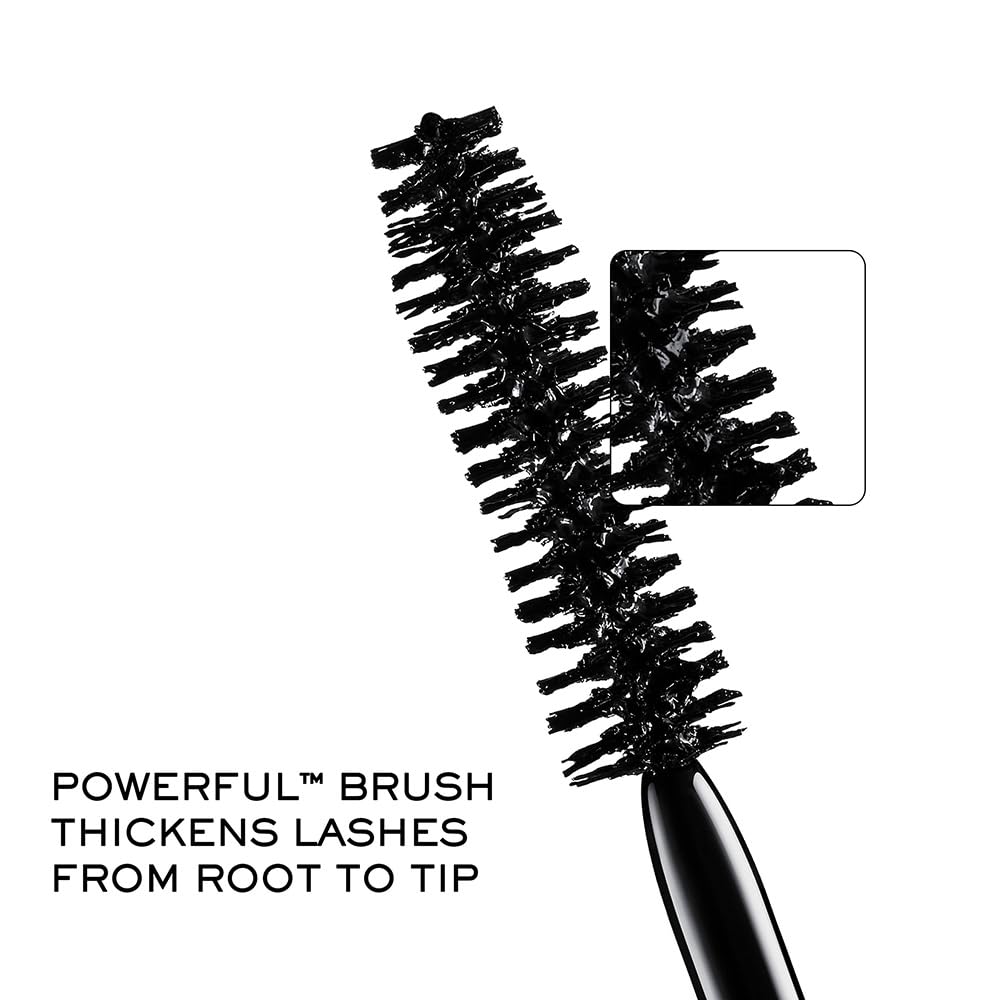 Lancôme Hypnôse mascara on lashes displaying length, volume, and definition.