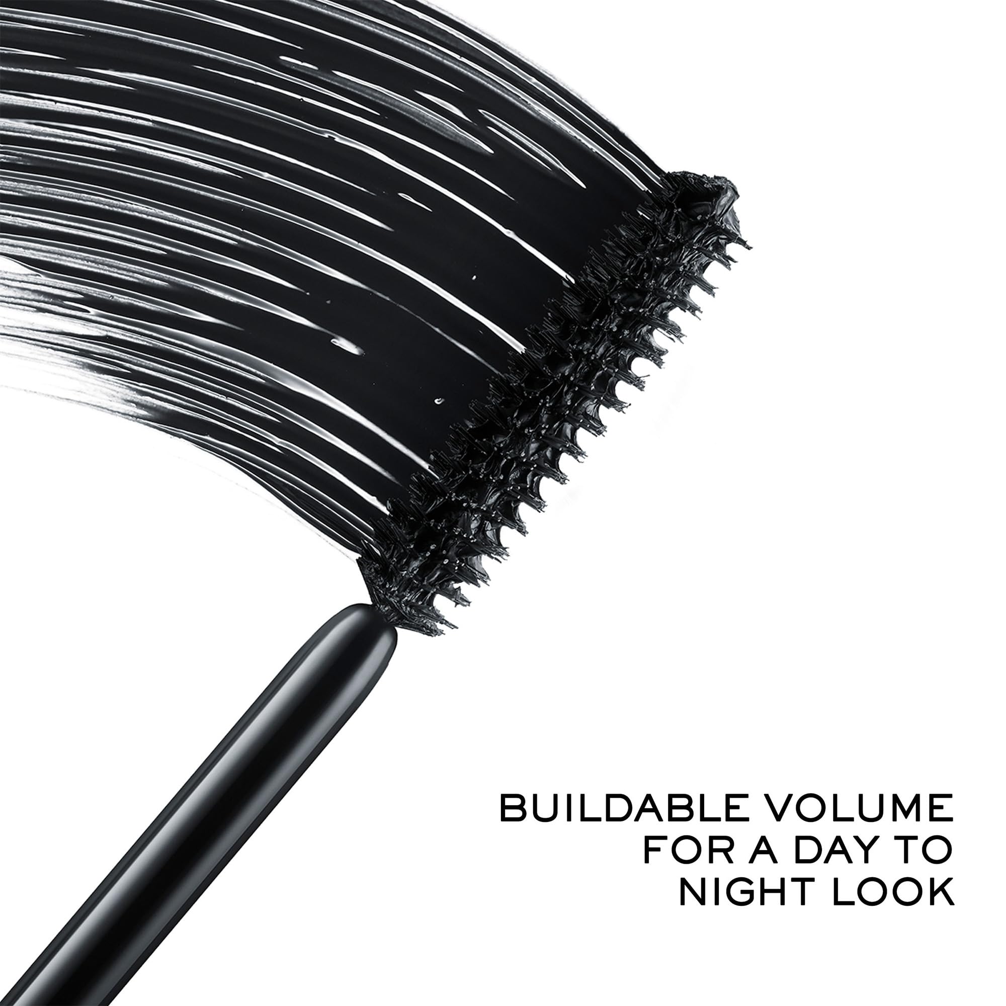 Lancôme Hypnôse mascara swatch reveals clump-free buildable volume.