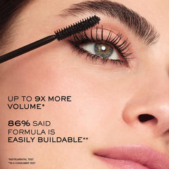 Lancôme Hypnôse mascara wand applying formula for smooth, even coverage.