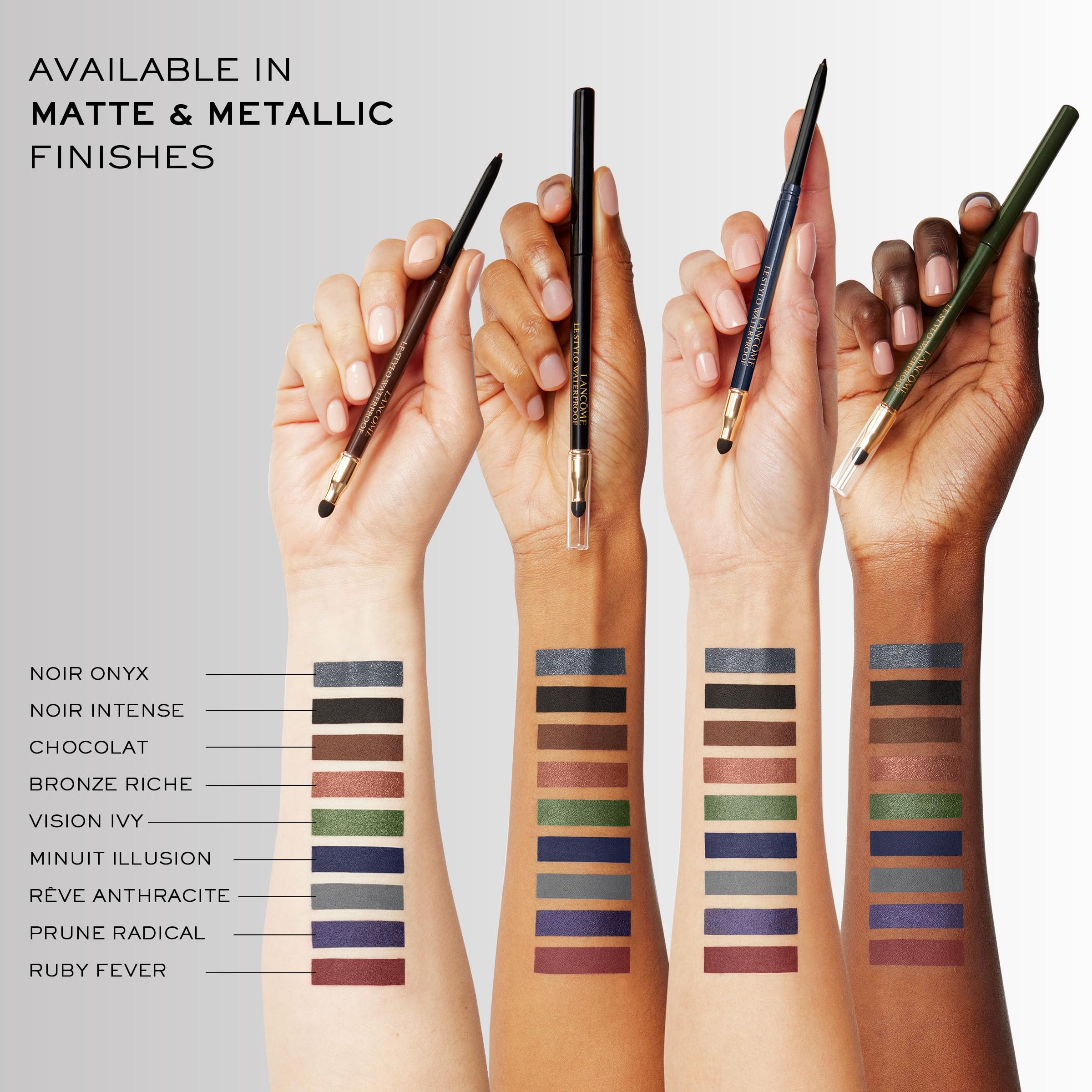 Lancôme Le Stylo Ivy smudger-friendly formula for effortless blending and soft edges.