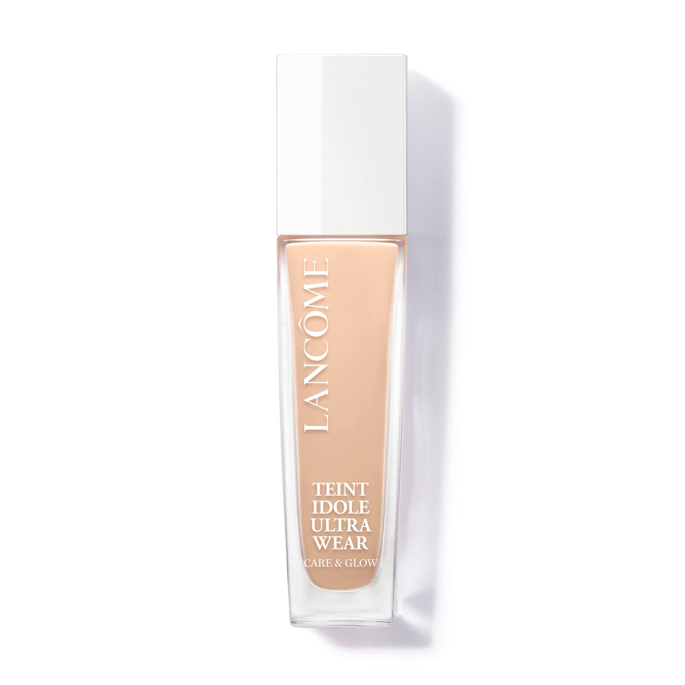 Lancôme Teint Idole Ultra Wear bottle with glow finish for radiant skin