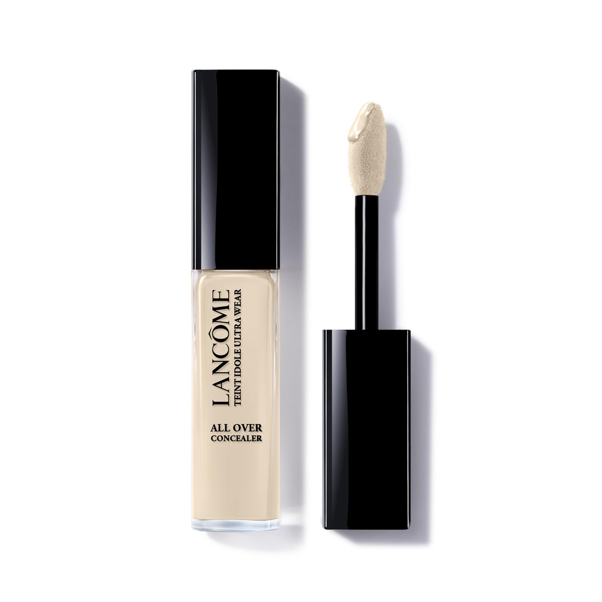 Lancôme Teint Idole Ultra Wear concealer under eye application shows brightening with natural matte finish
