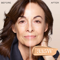 Lancôme Teint Idole Ultra Wear texture close-up shows breathable natural matte.