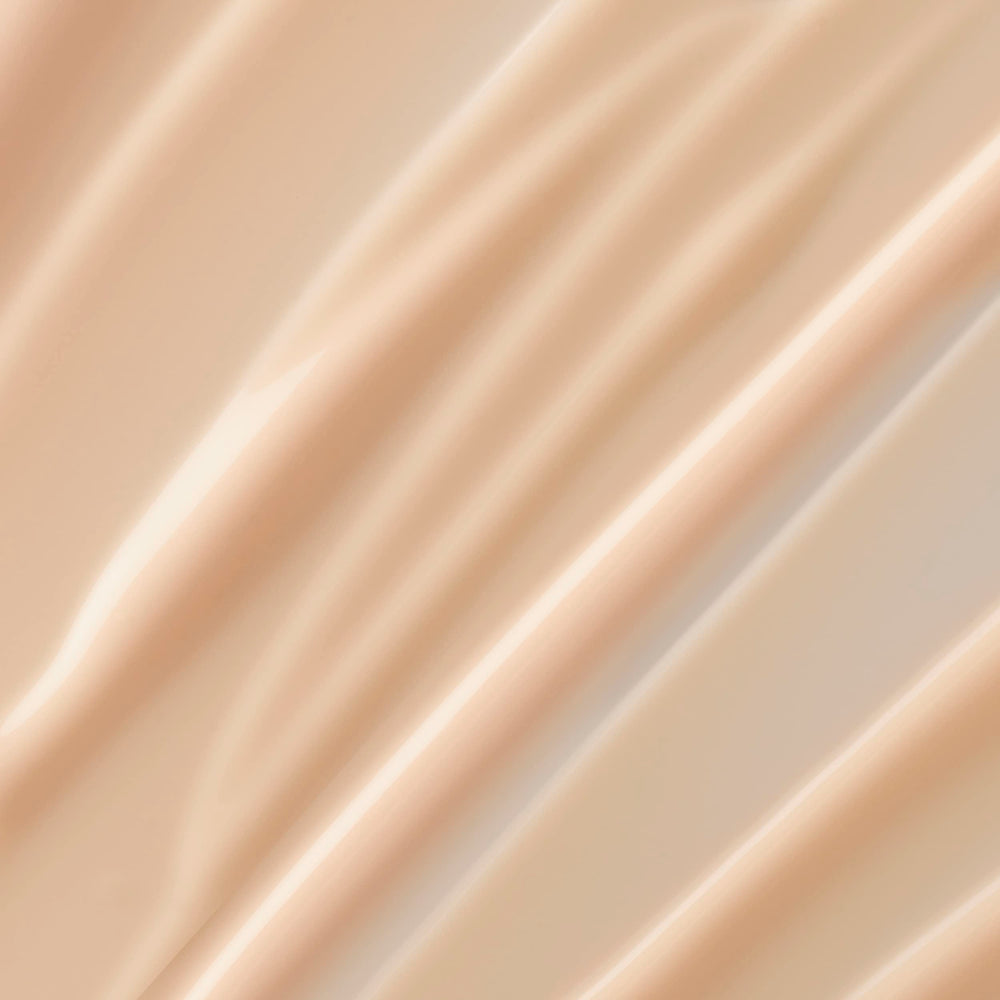 Lancôme Trésor scented body lotion texture close-up highlights silky finish for daily moisture