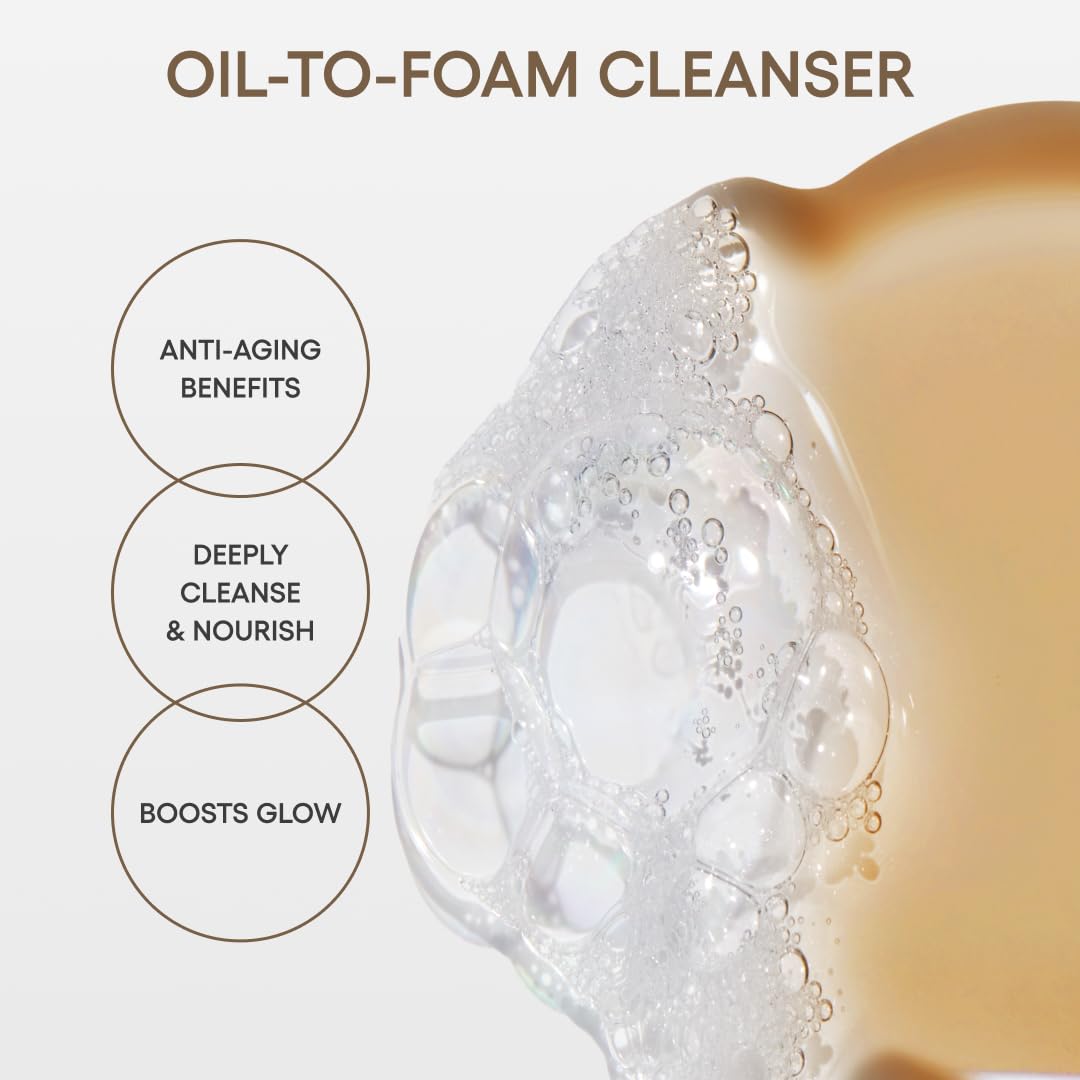 LANEIGE oil-to-foam ratio application demonstrates residue-free skin after cleansing.