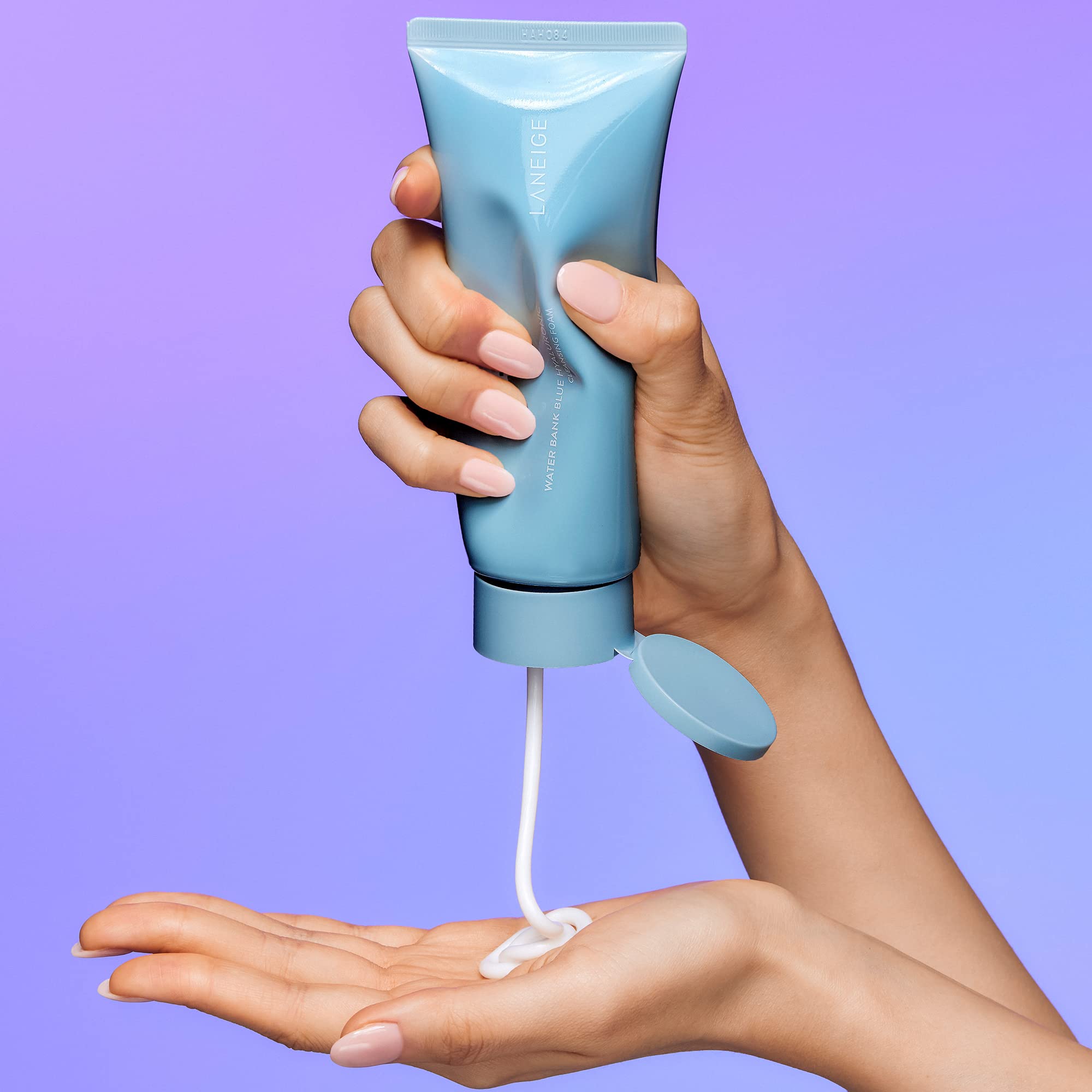 LANEIGE Water Bank Cleansing Foam removes makeup residue with nourishing hydration.