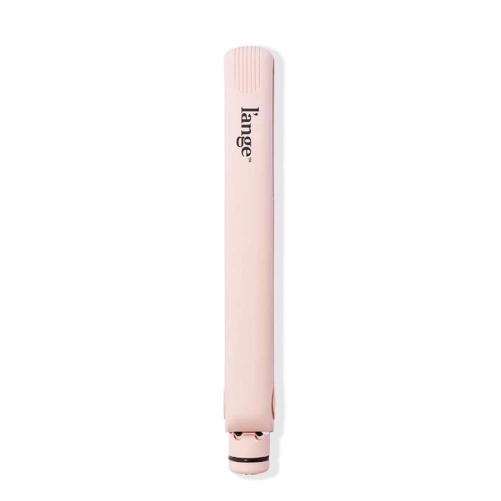 L'ANGE HAIR Aplatir dual voltage-ready design supports travel styling anywhere.