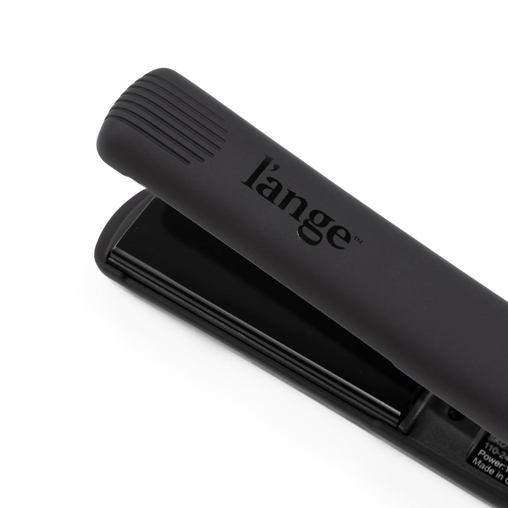 L'ANGE HAIR Aplatir 9-foot swivel-cord offers flexible styling reach.