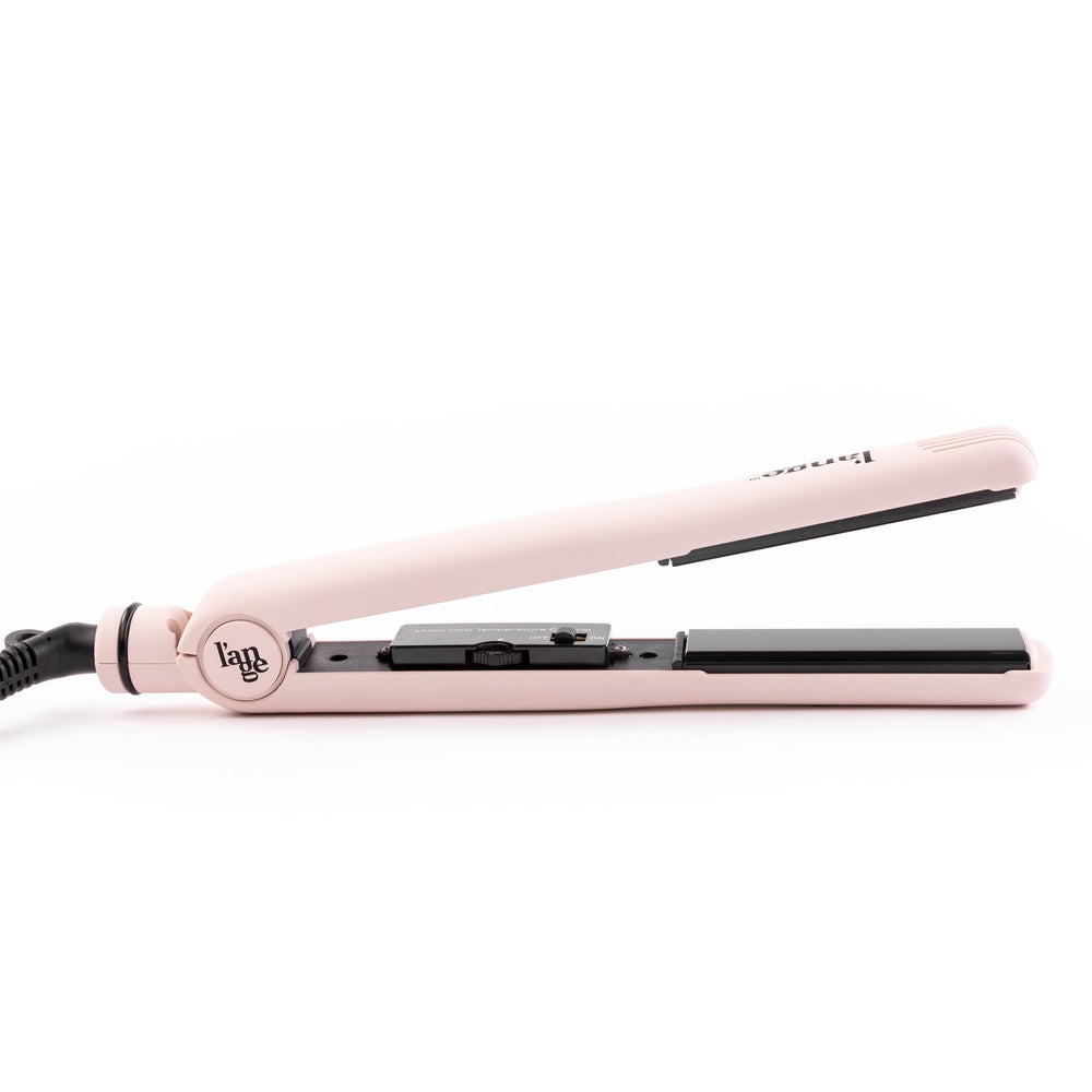L'ANGE HAIR Aplatir rounded-edge design supports easy straightening or soft waves.
