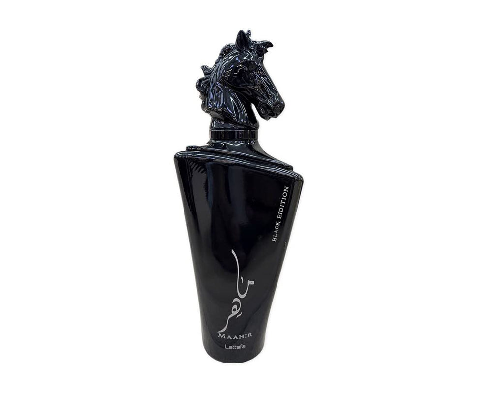 Lattafa Maahir Black Edition olfactory-notes close-up hints oud and musk for confident presence.