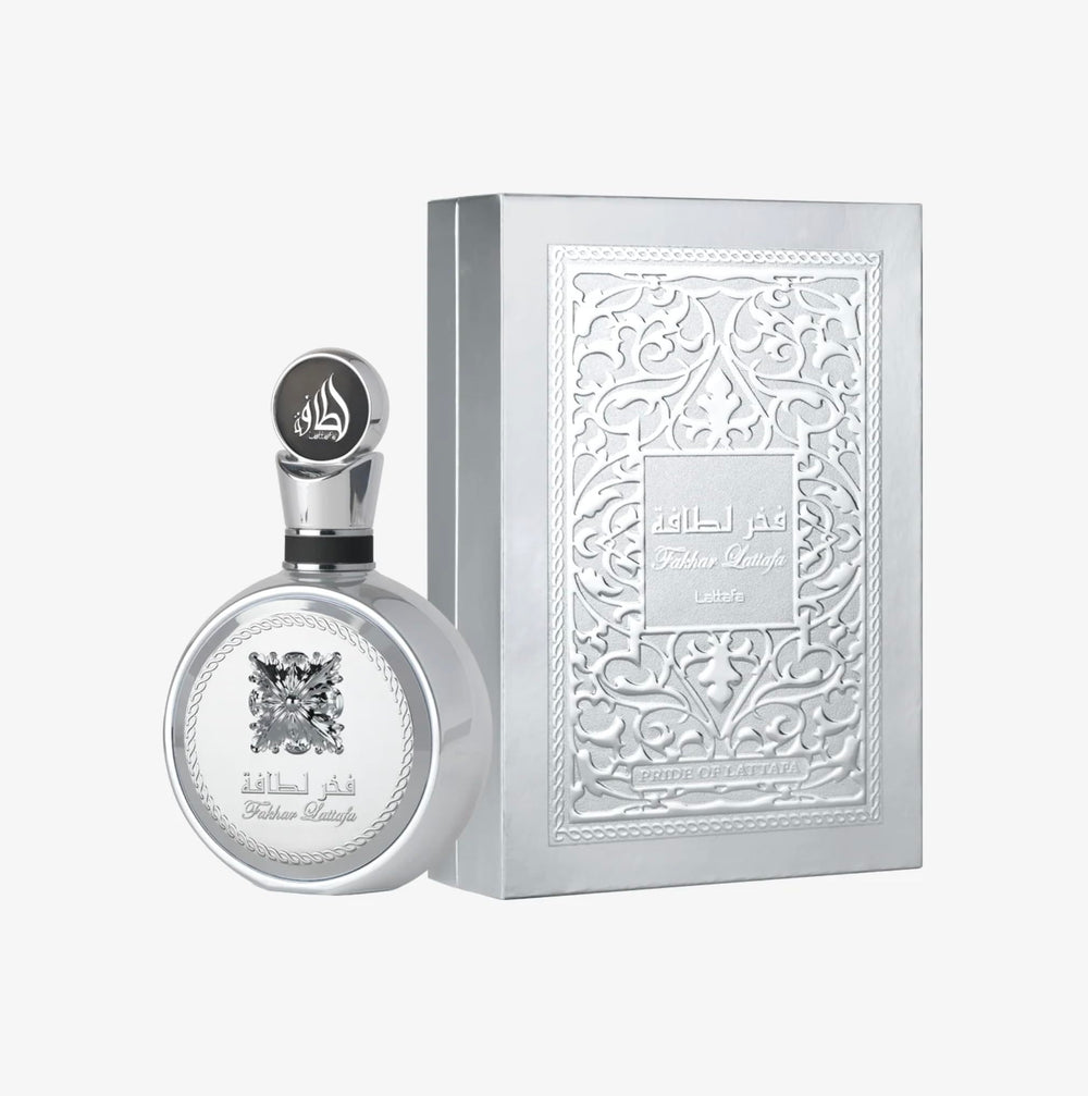 Lattafa Pride Fakhar Platin unisex usage scene, versatile daily scent.