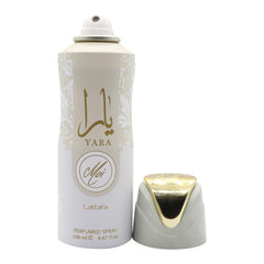 Lattafa Yara Moi spray in action shows quick refresh and lasting aroma