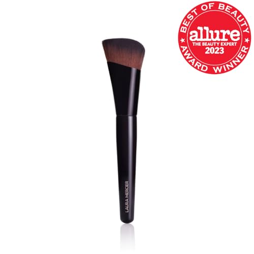 Laura Mercier Real Flawless Foundation Brush bristles detail for precise, streak-free coverage.