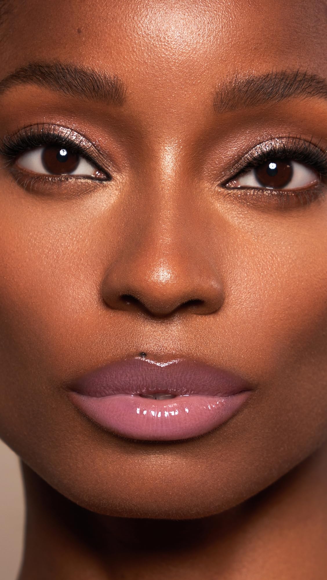 Lawless Forget the Filler Daisy Pink contains shea butter and rosehip oil for hydration