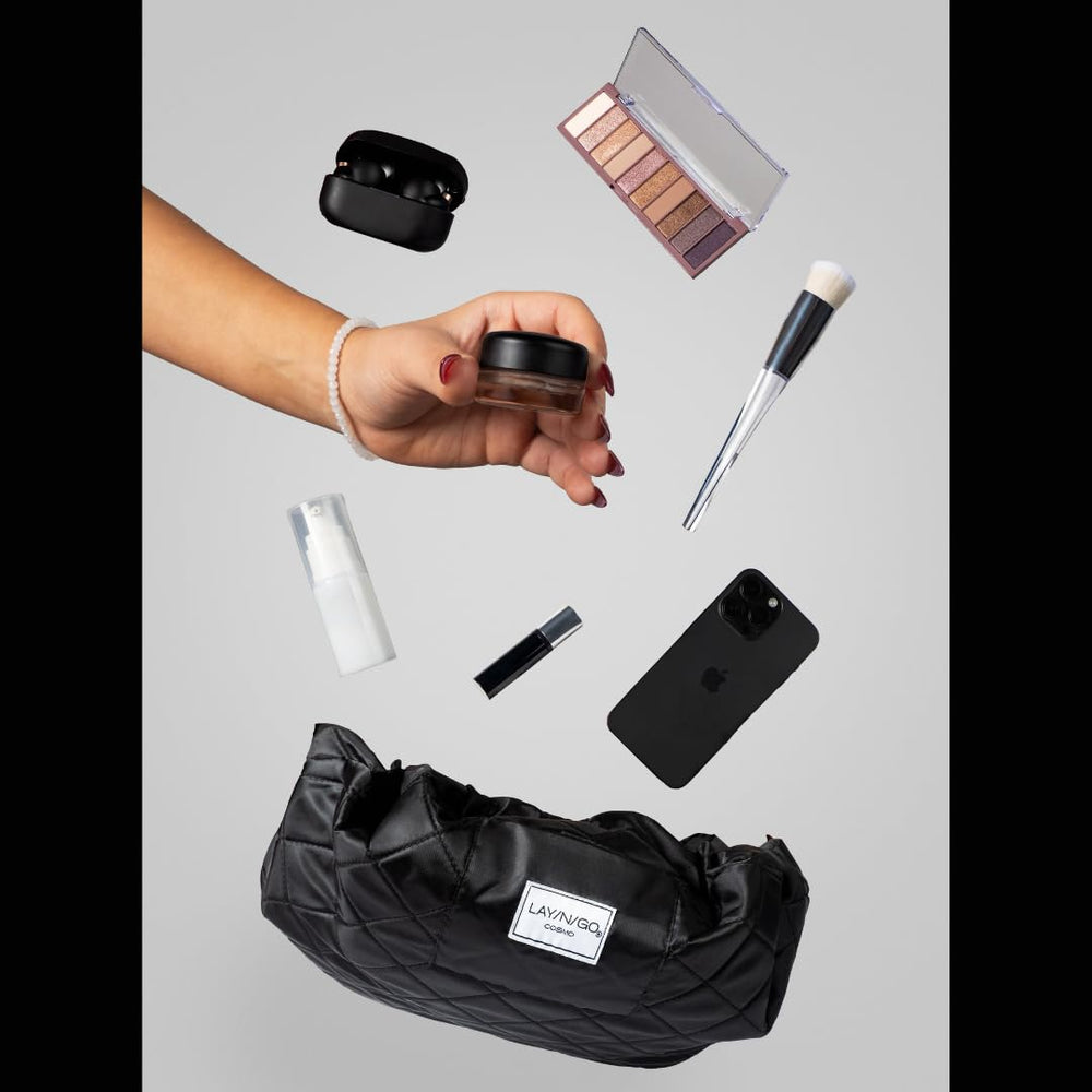 Lay-n-Go Cosmo 22-inch bag in black fits full-size items.