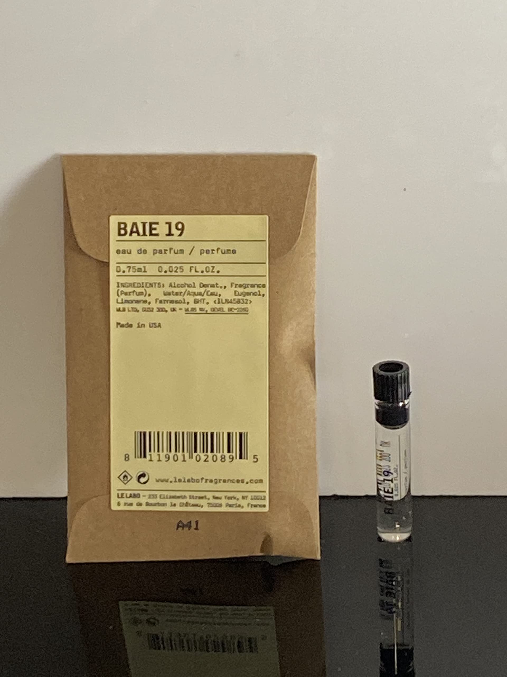 Le Labo Baie 19 sample packaging closeup for easy scent discovery and gifting.