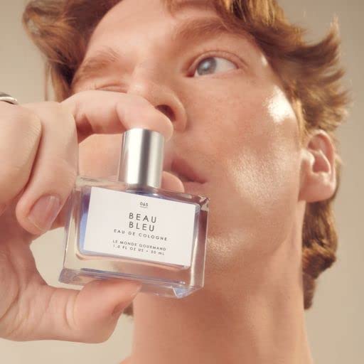 Beau Bleu woody base adds depth to the fragrance for evenings