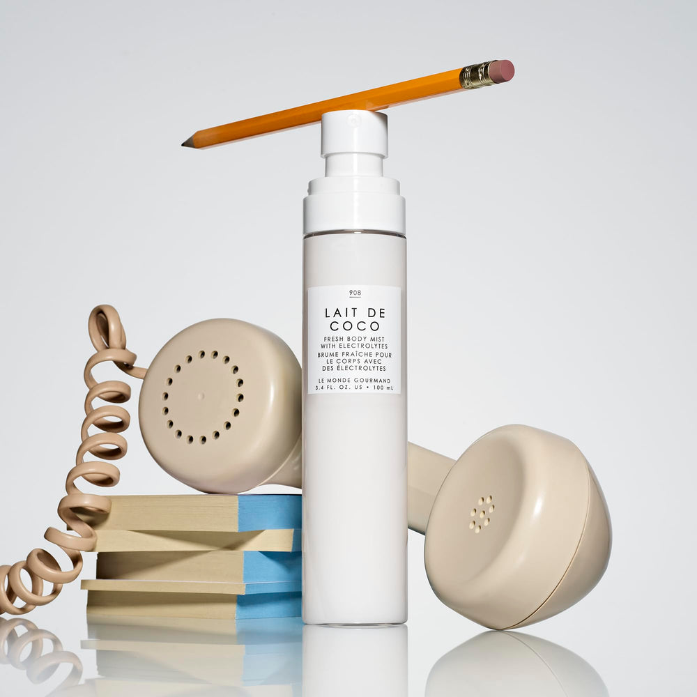 Fresh Mist ingredients image showcasing coconut and jasmine notes for a lightweight aroma experience.