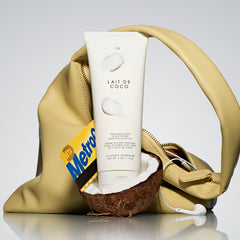 Lait de Coco icing vanilla-praline base-note close-up hints gourmand fragrance.