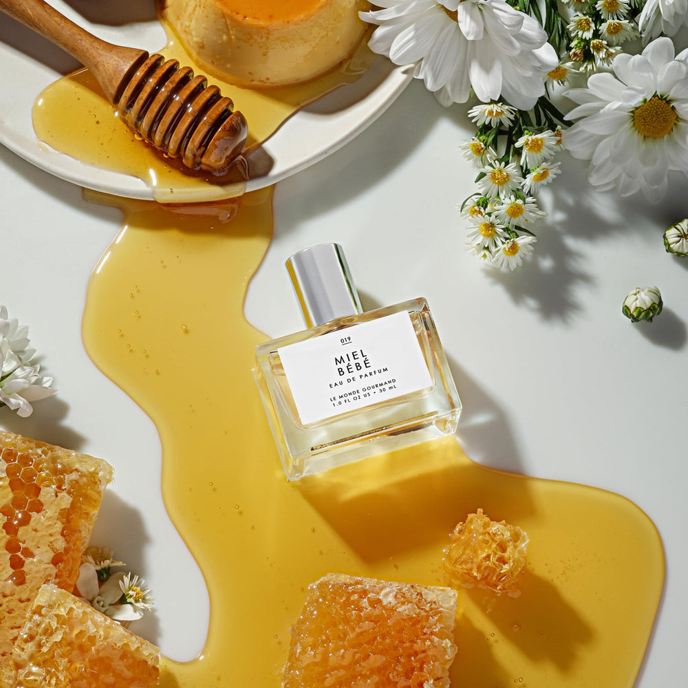 Le Monde Gourmand Miel Bébé floral bouquet image showcases honeyed notes.