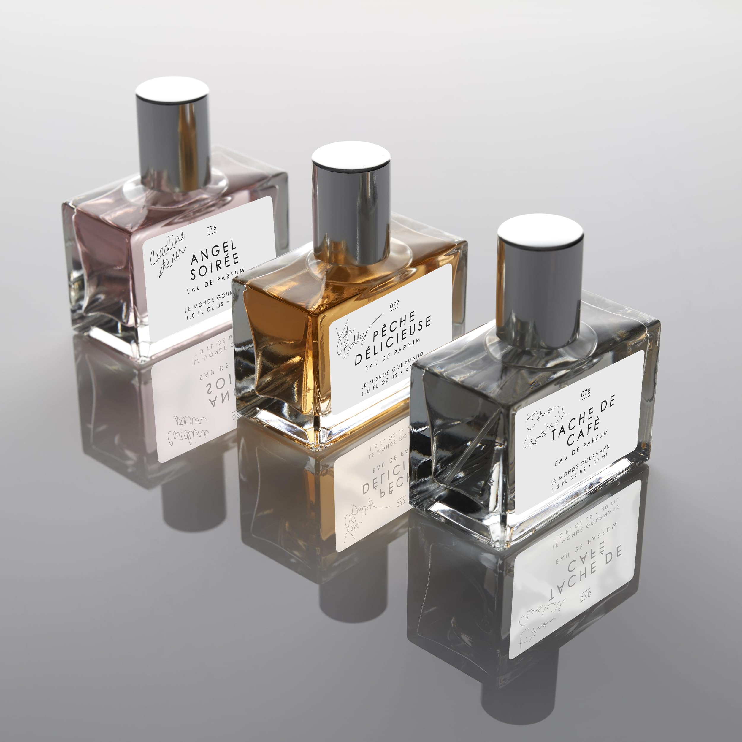 Le Monde Gourmand Pêche Délicieuse on-skin application captures peach sweetness with warm vanilla aura