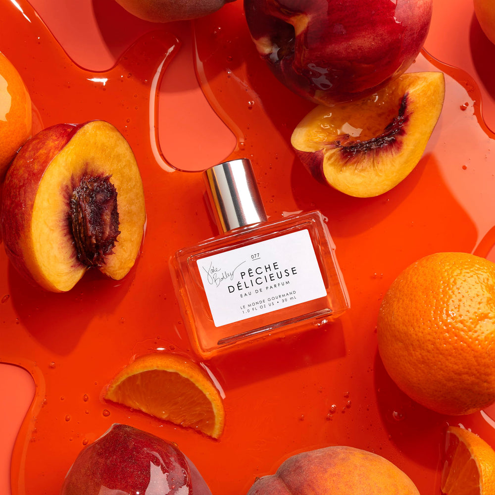 Le Monde Gourmand Pêche Délicieuse packaging front presents premium gift-ready presentation