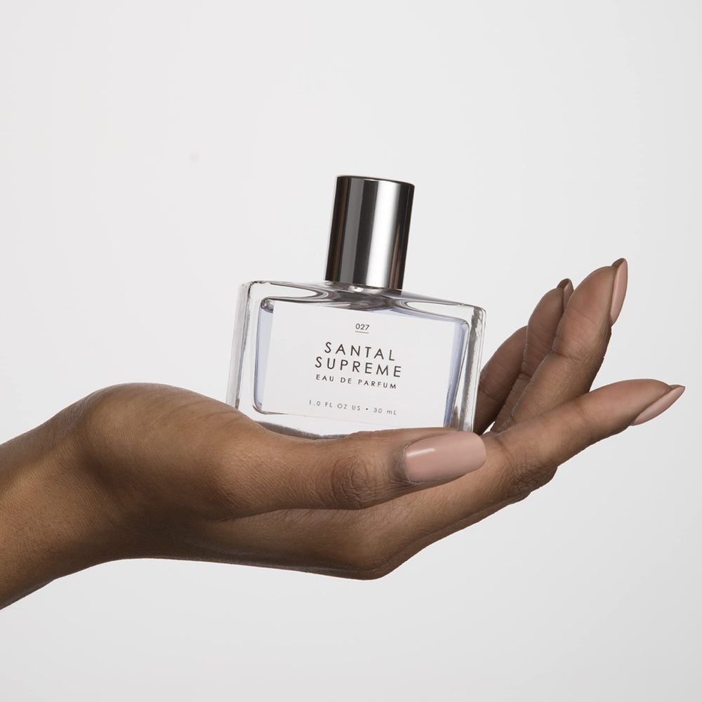 Le Monde Gourmand Santal Supreme violet bloom balance and floral nuance