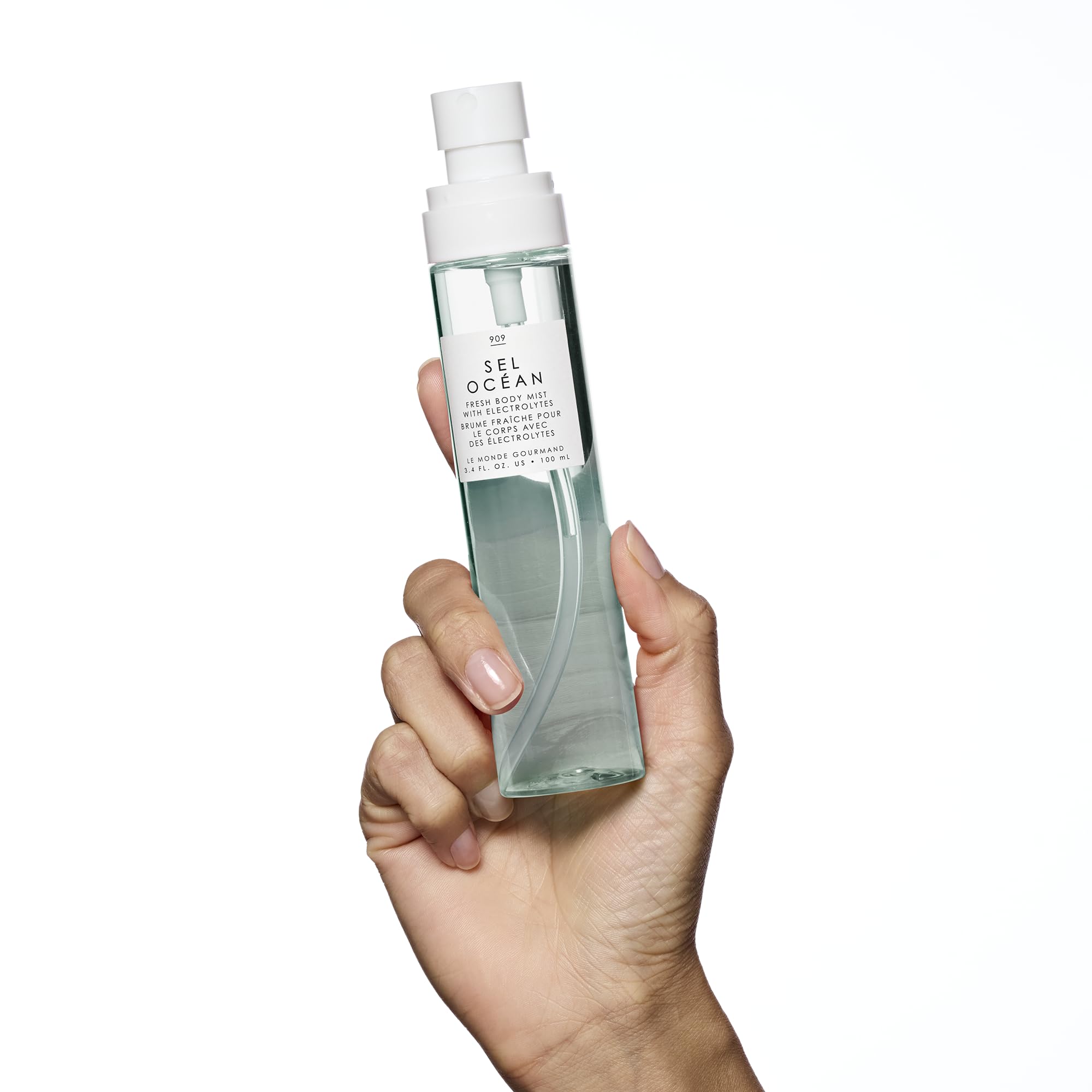 Le Monde Gourmand Sel Océan Fresh Mist pink sea salt note evokes seaside mood.