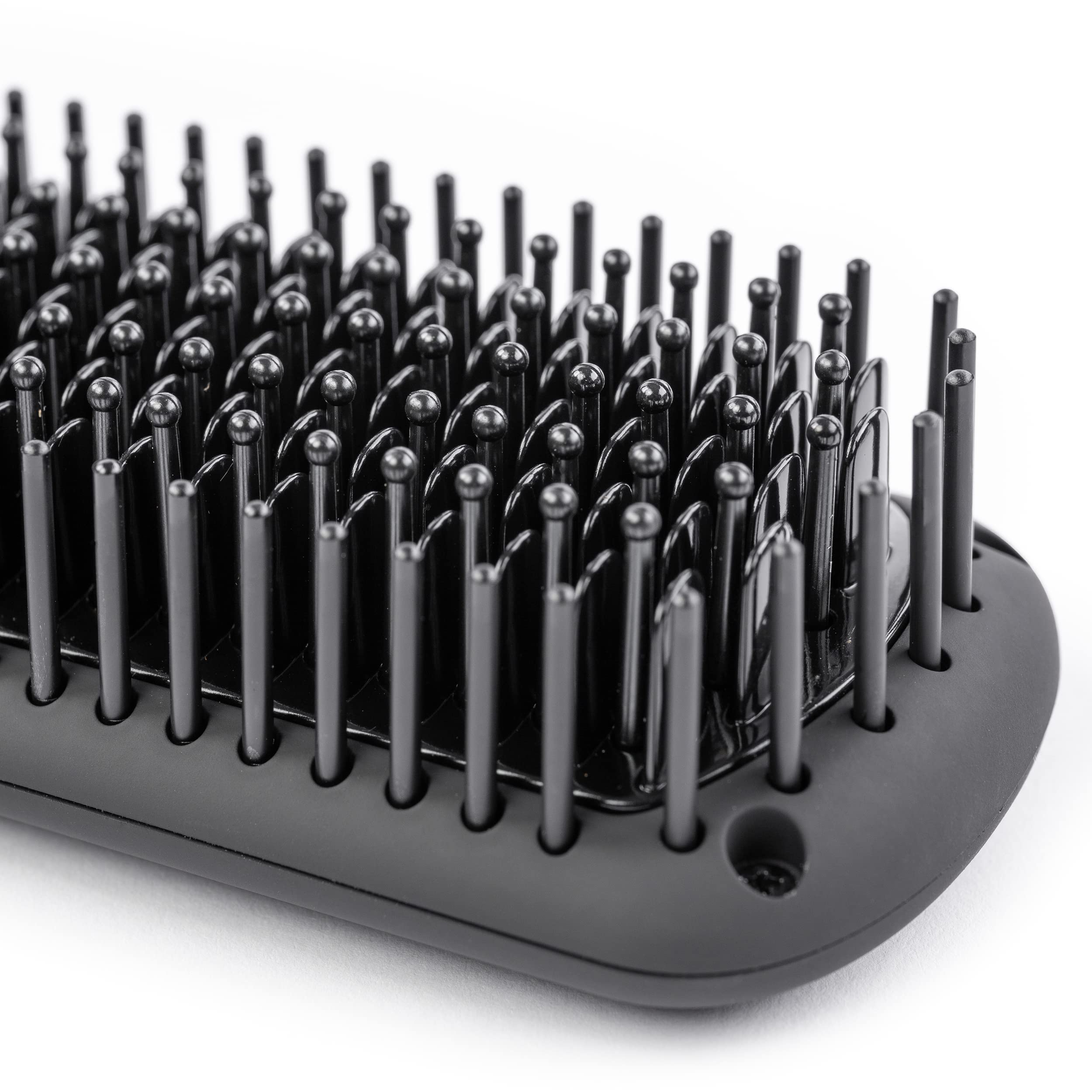 L'ANGE HAIR Le Vite dual-voltage design makes international travel styling simple.