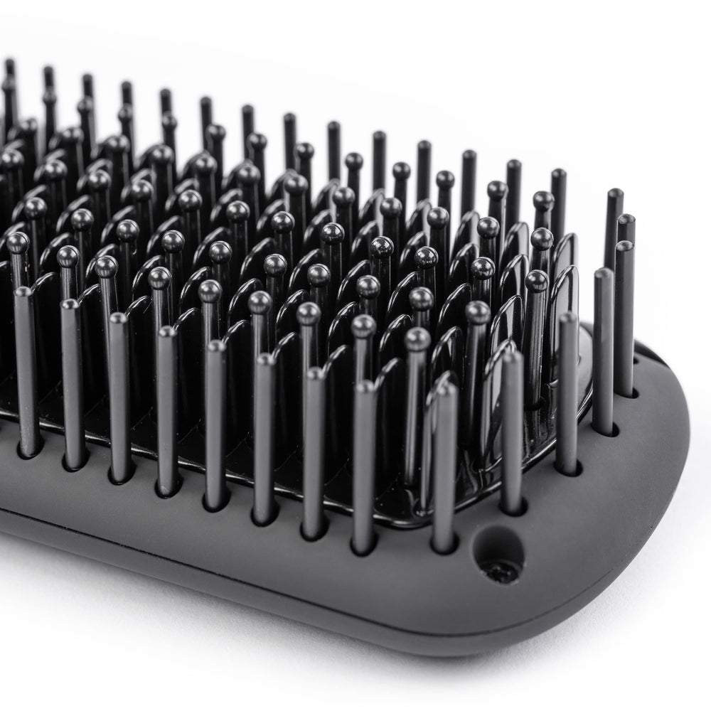 L'ANGE HAIR Le Vite dual-voltage design makes international travel styling simple.