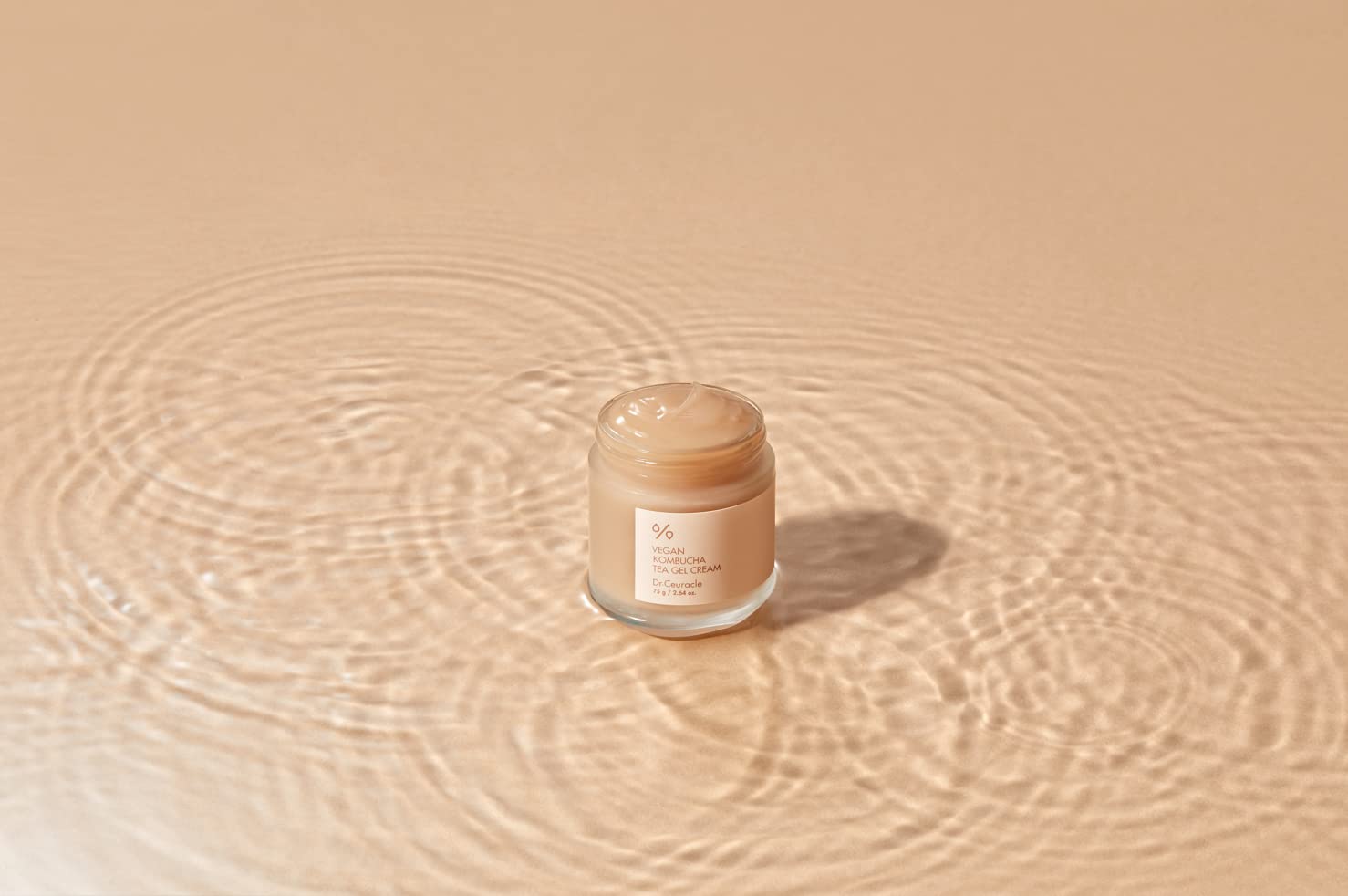 Leegeehaam Dr.Ceuracle Vegan Kombucha Gel Cream close-up with smooth finish.