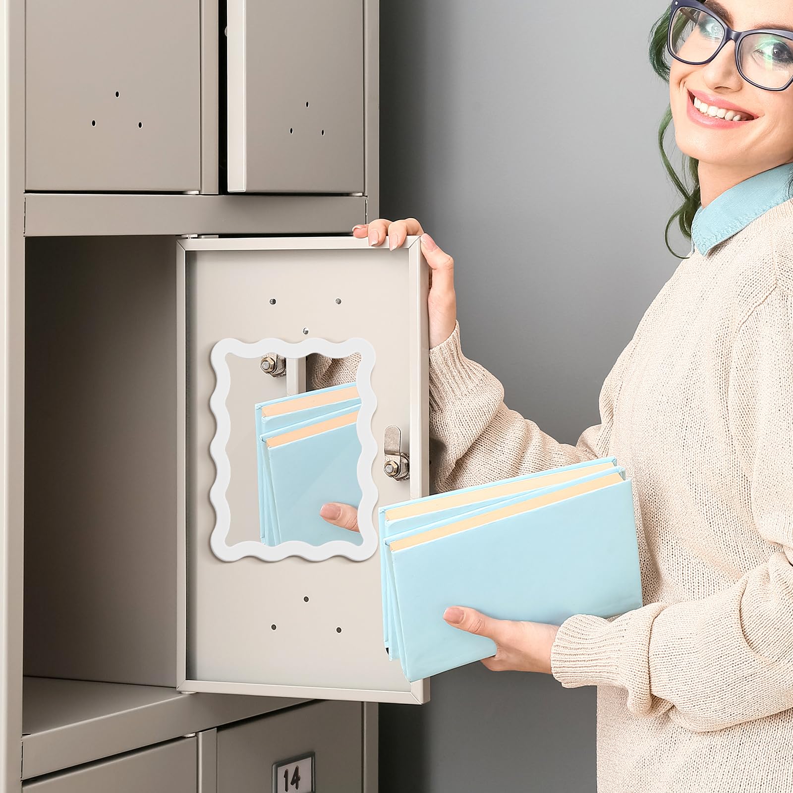 Leinuosen portable locker mirror 5x7 — fits bags and backpacks for travel.