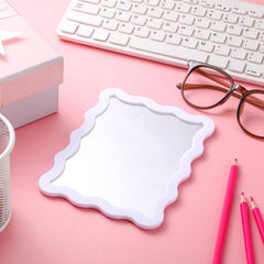 Leinuosen scalloped mirror 5x7 side view — compact, portable for on-the-go use.