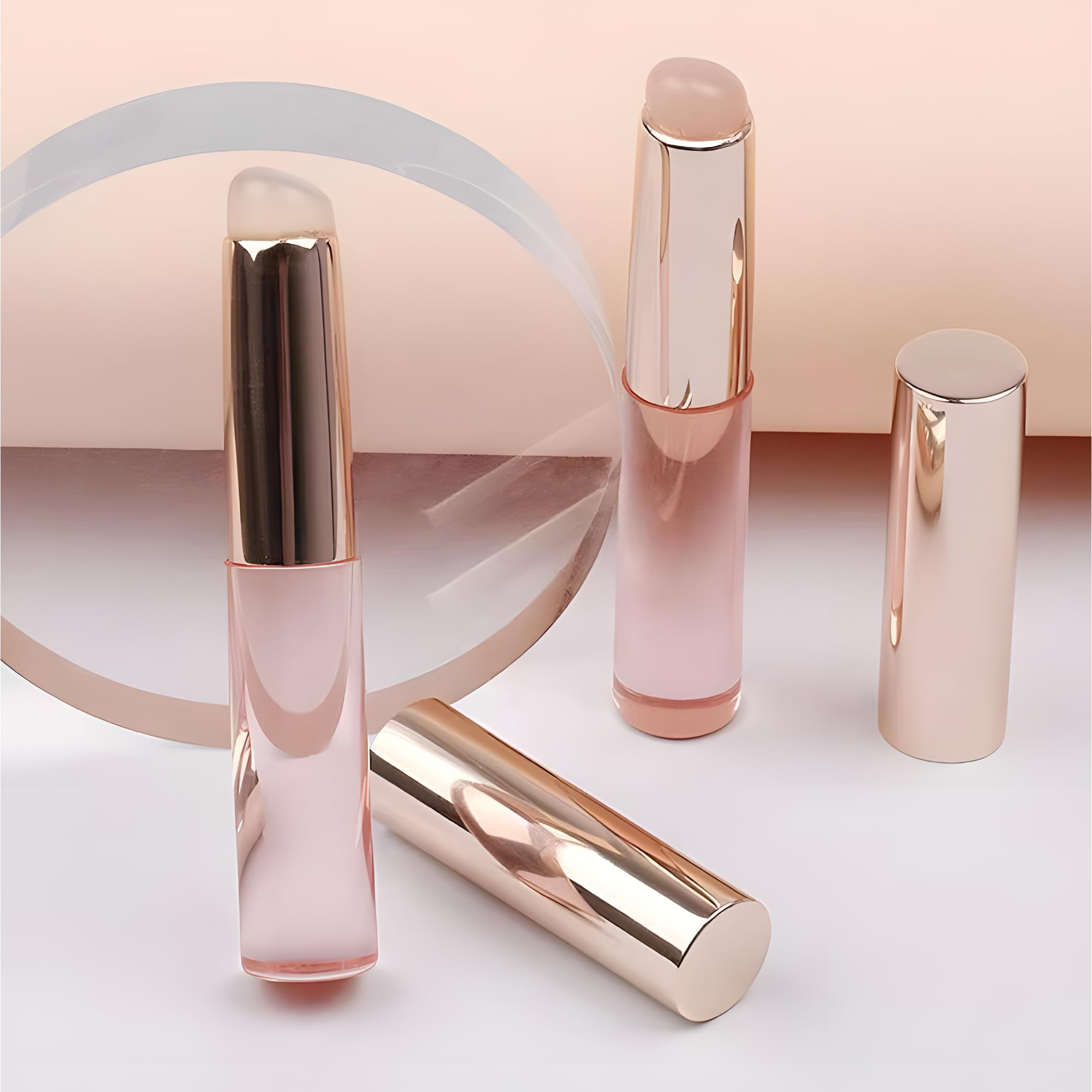 LeMeeOly silicone lip brush round head contours to lips for consistent coverage.