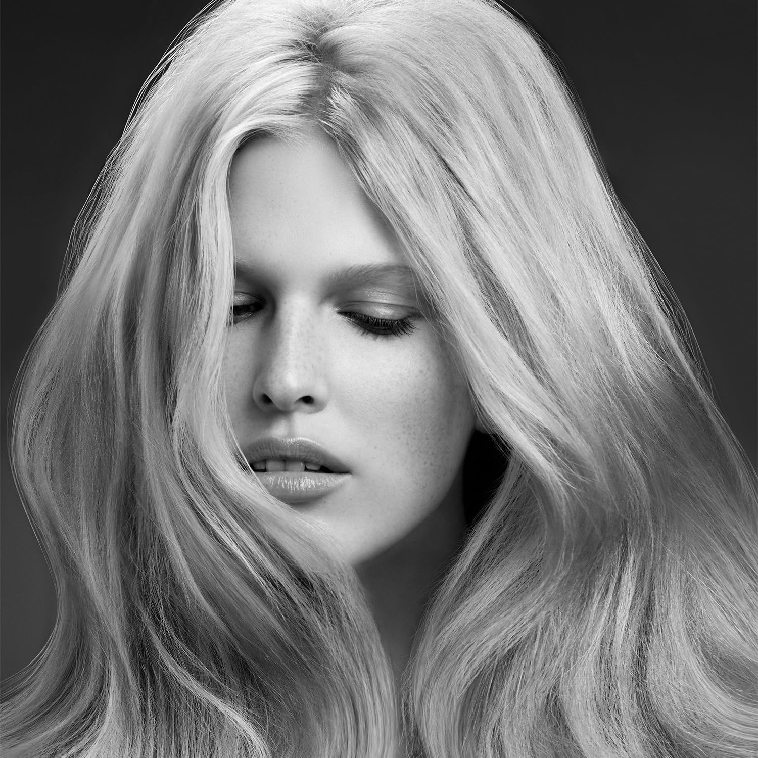 Leonor Greyl for all hair types image conveys family-friendly use.