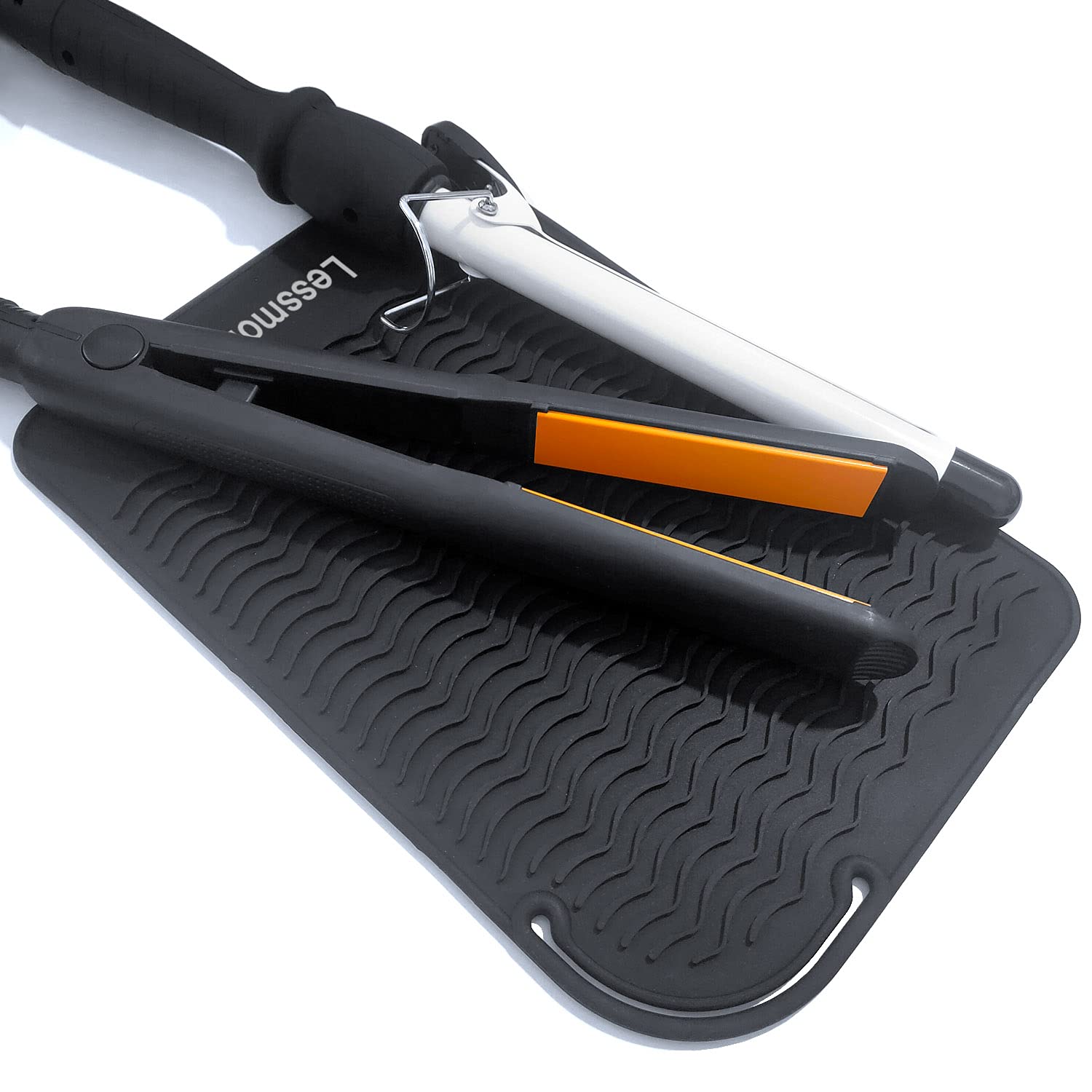 Lessmon large heat-resistant mat wraps a curling iron for safe cooling