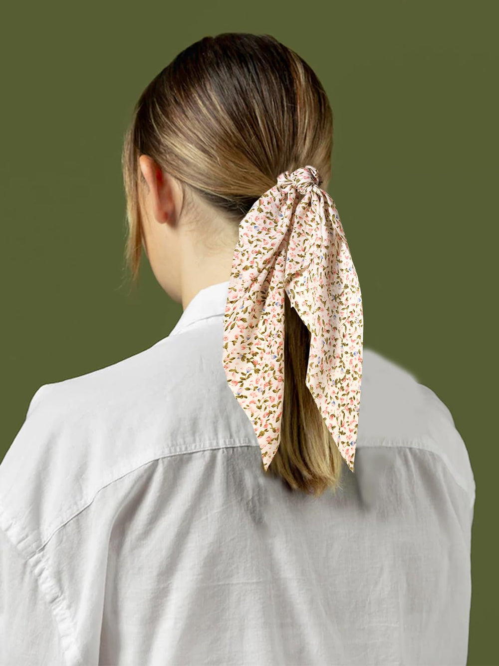 Lfouvre classic floral-pattern scrunchies detail shows soft, comfortable fabric for long wear.