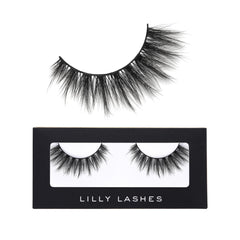 Lilly Lashes LA 15mm round-wispy lash for natural-looking volume.