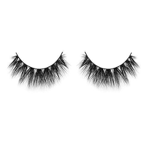 Lilly Lashes ready-to-wear pack ideal for travel and quick glam touch-ups.