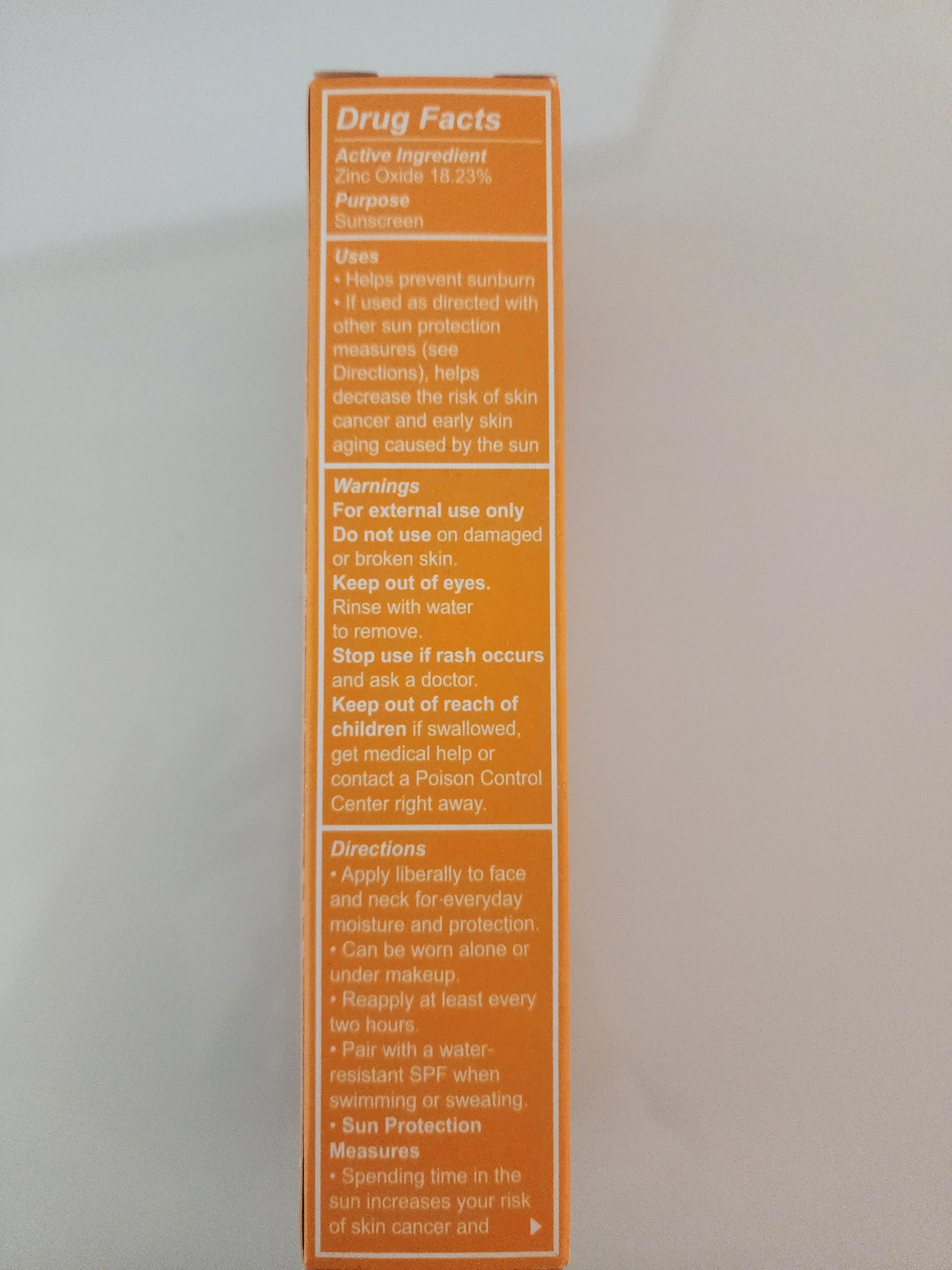 Live Tinted Hueguard mini demonstrates nickel-sized face application for daily protection.